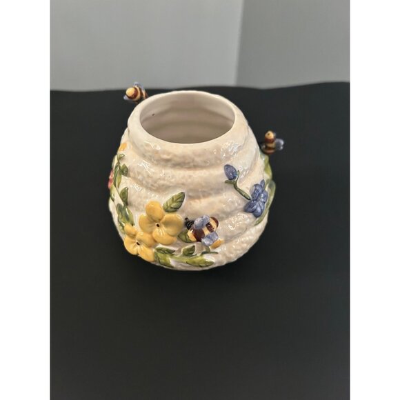 Honeycomb-Inspired Ceramic Tealight Candle Capper Floral & Bumblebee Details - Picture 6 of 8